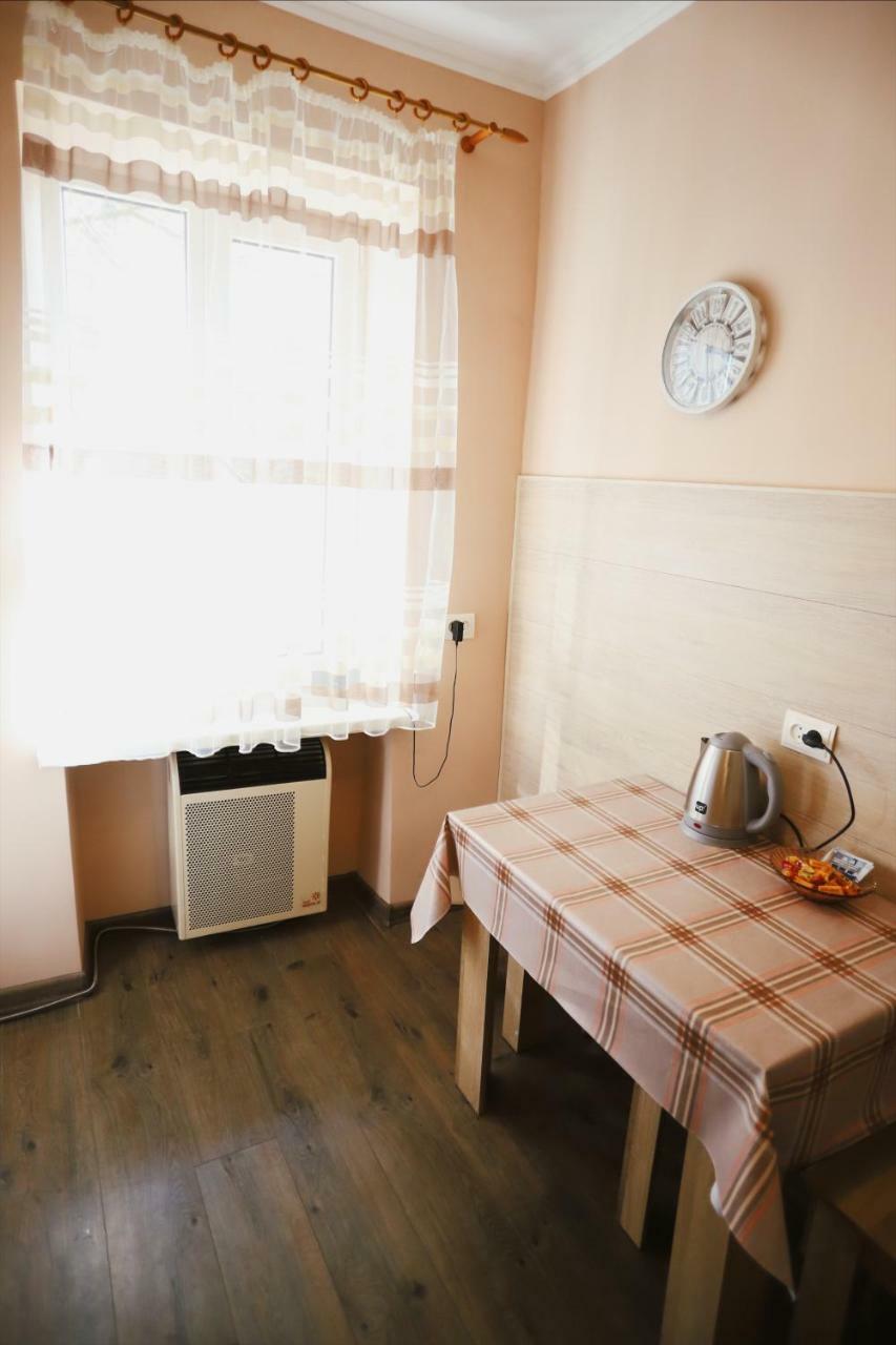 Світло Цілодобово Apartments In The City Center Lviv Exterior photo